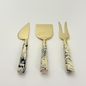 Utensilio de Lujo para Servir y Cortar Queso con Mango de Resina, Cuchara para Queso Fabricada por R B Overseas al Precio Más Bajo - Product Image 2