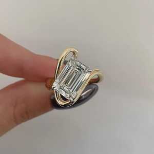 แหวนเพชรทรงเหลี่ยมมรกต 3.00 กะรัต สไตล์โมเดิร์น สำหรับผู้หญิง ทองคำแท้ 14K ของขวัญเซอร์ไพรส์งานแต่งงาน - Product Image 1