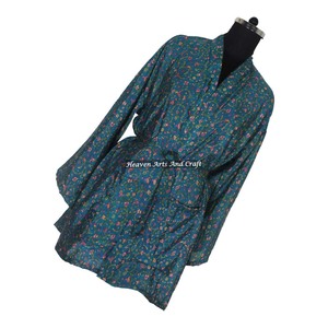 KS010 Kimono Corto de Seda Bohemio Vintage, Estilo Boho Gitano, Hecho con Seda de Sari Reciclada, Túnica Corta, Ropa de Dormir para Mujer - Product Image 2