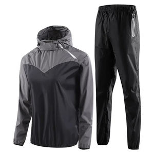 Conjunto deportivo de dos piezas, cortavientos para hombre, diseñado con tela de secado rápido para corredores y sesiones de entrenamiento en el gimnasio. - Product Image 4