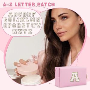 Borsa per il Trucco Personalizzata con Iniziale A-Z in Pelle PU Rosa Glitterata, Graziosa Piccola Custodia per Cosmetici da Viaggio per Ragazze Adolescenti - Product Image 3