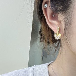 Boucles d'oreilles créatives en forme de mini pelle en or avec perle d'eau douce et cristal, anti-allergiques, tendance, uniques, perle d'eau douce, pelle en or - Product Image 3