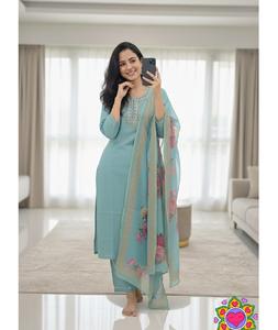 Tenue ethnique indienne en coton slub, ensemble salwar kameez avec broderie à motifs découpés et dupatta en coton pour les mariages - Product Image 1