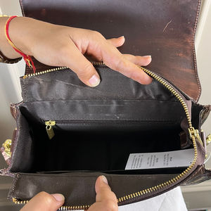 Nuevo Bolso Bandolera de Cuero Vacuno Genuino Hecho a Mano con Diseño Floral, Estilo Boho, Correa Ajustable para Mujer - Product Image 6