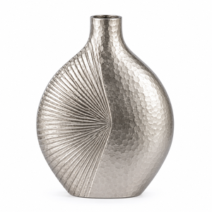 Vase en métal argenté martelé, pot à fleurs décoratif en aluminium fait main de luxe pour centre de table de mariage et décoration de salon - Product Image 1