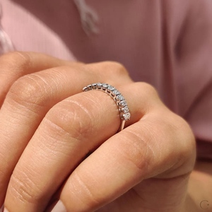 Bague de mariage en or massif 14 carats avec diamant ovale solitaire demi-éternité, diamant de laboratoire DE VVS, certifié IGI, bande en or massif jaune - Product Image 2