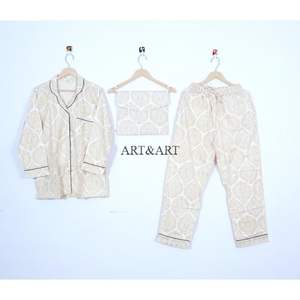 ชุดนอนผ้าฝ้ายพิมพ์ลายดอกไม้สุดฮิตสำหรับผู้หญิง เนื้อผ้านุ่ม ระบายอากาศได้ดี สวมใส่สบาย ชุดนอนสไตล์อินเดียเพื่อการนอนหลับแสนสบายยามค่ำคืน - Product Image 1