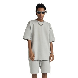 ชุดเซ็ตเสื้อเชิ้ตแขนสั้นติดกระดุมและกางเกงขาสั้นลำลองสำหรับผู้ชายสุดเทรนดี้ เหมาะสำหรับฤดูร้อน - Product Image 1