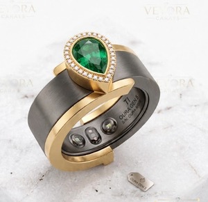 Bague Halo personnalisée en or massif 14 carats avec pierre de naissance taille poire, accessoire de luxe pour un style élégant de bague Oura - Product Image 5