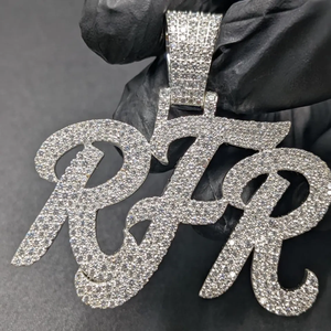 Pendentif personnalisé en moissanite argentée avec initiale, pendentif nom hip-hop personnalisé, bijoux unisexes tendance sertis de pierres - Product Image 1