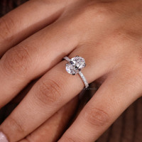 Bague de fiançailles Vana Jewels avec diamant ovale de laboratoire certifié IGI, plaqué or 14 carats, sertie pavé, avec halo caché, pour demande en mariage