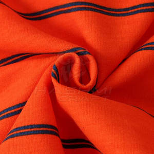 Sudadera clásica básica de mezcla de algodón diseñada para brindar comodidad, calidez y durabilidad, ideal para uso diario informal. - Product Image 6