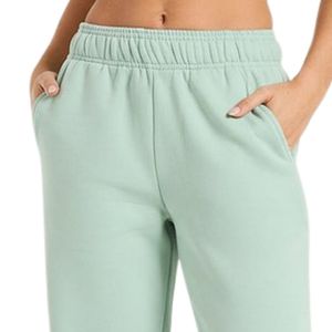 <b>Women</b>’s Oversized Sweatpants Relaxed <b>Jogger</b> Trousers Elastic Waist Casual Lounge Pants Custom Clothing Manufacturer OEM ODM - Product Image 3