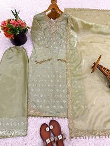 Ensemble Kurti en soie GMY de luxe pour soirée, avec broderie lourde de sequins et dupatta élégant - Product Image 4