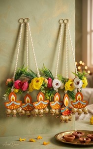 Sculpture murale traditionnelle en MDF, pendentif floral, décoration perlée, lampe florale, décoration de mariage, maison, jardin, provenant du Rajasthan - Product Image 1
