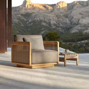 Sillón de Madera de Teca Arquitectónico The Dock con Asiento de Tela de Textura Suave - Product Image 1