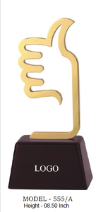 Trophée en métal modèle 555 A B C avec logo plaqué et base en bois noir, récompense promotionnelle - Product Image 4