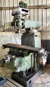 Competitive Price Used Vertical Milling Machine YCL-60 BT30 Spindle Taper 220/380V Medium Duty Multifunctional - Product Image 4