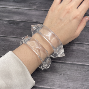 Brazalete de Acrílico Transparente Hecho a Mano al por Mayor, Brazalete Cuadrado Facetado de Lucite para Mujeres y Niñas - Product Image 2