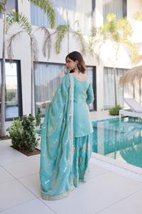 Traje Tradicional Indio Fendy Crush con Bordado de Zari y Lentejuelas, Traje Sharara con Tallas Grandes Disponibles para Bodas - Product Image 5