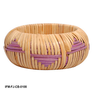 Brazalete Artesanal de Madera de Ratán con Diseño de Orquídea Púrpura, Joyería Ecológica y Sostenible de Fibra Natural para Mujer - Product Image 1