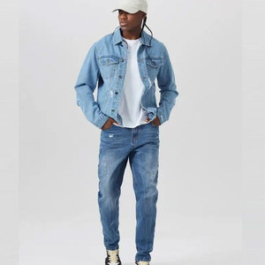 Chaqueta de Mezclilla Desgastada para Hombre Econex Sports, 100% Algodón, Forro de Sherpa Ecológico, Cierre de Cremallera, Corte Casual, Estilo Gótico con Parches de Animales - Product Image 2