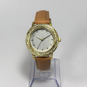 Reloj de Cuarzo para Mujer Z2481-B, Superventas, Caja de Aleación, Correa de Cuero Genuino, Bisel con Remolinos y Cristales Checos Brillantes - Product Image 1