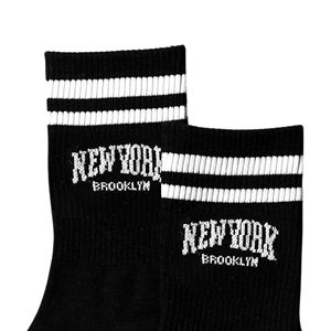 Vêtements d'entraînement professionnels personnalisés en gros avec logo d'équipe, imprimés par sublimation, écologiques, à séchage rapide, OEM, chaussettes en coton respirant à mailles fines - Product Image 5