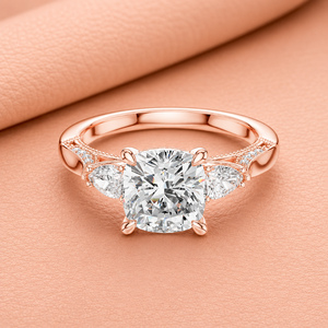 Anillo de compromiso de moissanita de lujo en oro rosa con corte cojín y piedras laterales en forma de pera, joyería nupcial vintage con pavé para mujer, de lujo - Product Image 3