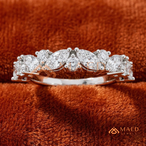 Anillo de Tiara Apilable de Plata 925 con Diamantes Marquise y Moissanita, Banda Curva de Aniversario con Diamantes Cultivados en Laboratorio para Mujer - Product Image 1