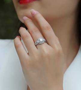 Bague d'éternité en moissanite, taille brillant rond, motif cœur en V, alliance de mariée vintage, bijoux en pierres précieuses pour femme - Product Image 4