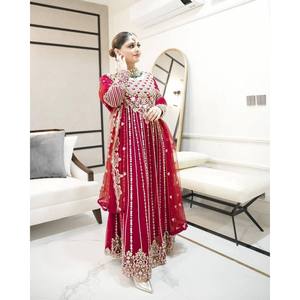 Vestido de Diseñador y Hermosa Dupatta para Fiestas, Ropa India y Pakistaní - Product Image 5