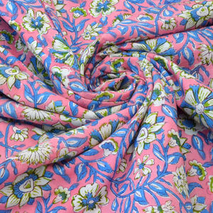 Tissu imprimé floral 100% coton doux et pur de style indien pour vêtements, robes, rideaux, vêtements de nuit, housses de lit, draps et bien plus encore. - Product Image 1
