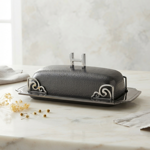 Beurrier avec couvercle, design moderne, vaisselle artisanale pour la cuisine et les fêtes - Product Image 1