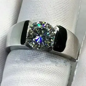 แหวนหมั้นผู้ชายเพชรโมอิสซาไนต์ทรง Tishya Diamond 4.00 กะรัต ตัวเรือนเงินแท้ชุบโรเดียม 14K ประดับเพชรแบบหนามเตย ดีไซน์โรแมนติก - Product Image 4