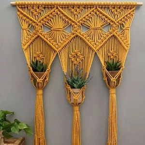Porte-plantes en macramé fait main pour 3 pots, corde en coton, support suspendu à plusieurs niveaux pour la décoration de la maison et du balcon, 16x26 pouces - Product Image 3