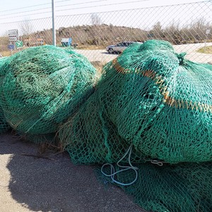 Fil de pêche en nylon multi-monofilament, multicolore, en forme allongée, issus de déchets de filets de pêche, produit en plastique recyclé, Autriche - Product Image 5