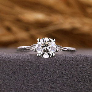 Bague de fiançailles en diamant de taille ronde 10K or blanc cadeau de mariage et d'anniversaire pour les femmes bague de proposition pour femme - Product Image 1