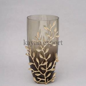 Jarrón de Flores de Diseño Personalizado con Diseño de Hoja de Baniano en Metal Dorado, Centro de Mesa de Aluminio Hecho a Mano para Decoración de Bodas - Product Image 3