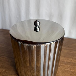 Cubo de hielo de metal con acabado plateado de lujo y tapa, perfecto para bares domésticos, bares de hoteles y uso como regalo. Venta al por mayor desde India. - Product Image 6