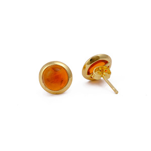 Pendientes de tuerca redondos de cornalina hechos a mano con cabujón, chapados en oro, minimalistas y delicados, joyería para mujer. - Product Image 4