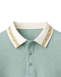 เสื้อโปโลผู้ชายสีเขียวเซจแบบสั่งทำพิเศษ ผ้าคอตตอนผสม สวมใส่สบาย แขนสั้น เหมาะสำหรับฤดูร้อน ดีไซน์คอเสื้อและปลายแขนเสื้อแบบกรีกคีย์ - Product Image 4