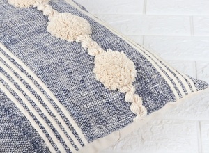 Funda de Cojín Decorativa para Sofá, Texturizada, Hecha a Mano, Estilo Boho, Azul y Marfil - Product Image 6