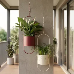 Macetas Colgantes Modernas de Metal con Marco Ovalado y Cadena |   Portaflores Decorativos Color Borgoña y Marfil para Decoración del Hogar en Interiores - Product Image 5