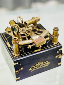 Sextant Nautique en Laiton, Instrument de Navigation Vintage, Cadeau Maritime Personnalisé, Décoration Marine Antique, Cadeau pour Explorateur et Capitaine - Product Image 1