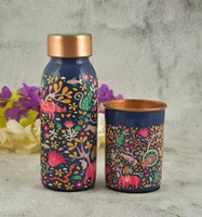 Ensemble de bouteilles d'eau en cuivre pur avec verres, ensemble de boisson ayurvédique pour la maison, la cuisine et un style de vie bien-être, fabriqué à la main