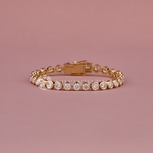 Elegante brazalete de diamantes de corte redondo con diamantes creados en laboratorio con claridad VVS para mujeres, de la India. - Product Image 1