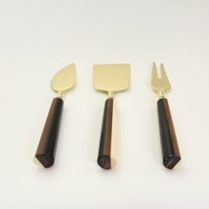 Ensemble de 3 couteaux à fromage en acier inoxydable faits à la main, avec manche en résine, pour servir le fromage au petit-déjeuner – Vente chaude - Product Image 2