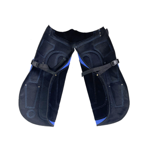 Tablier professionnel en cuir pour ferrage et toilettage équin, ajustement sécurisé, style à jambes fendues, léger, avec support dorsal en toile et aimants latéraux - Product Image 4