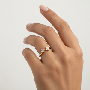 Anillo de Flor de Oro de 10k Hecho a Mano con Diamante de Laboratorio VVS1, Joyería Fina Directa de Fábrica - Product Image 3